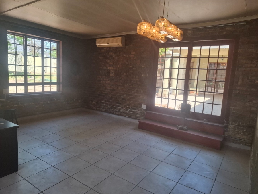 To Let 4 Bedroom Property for Rent in Suidrand Free State